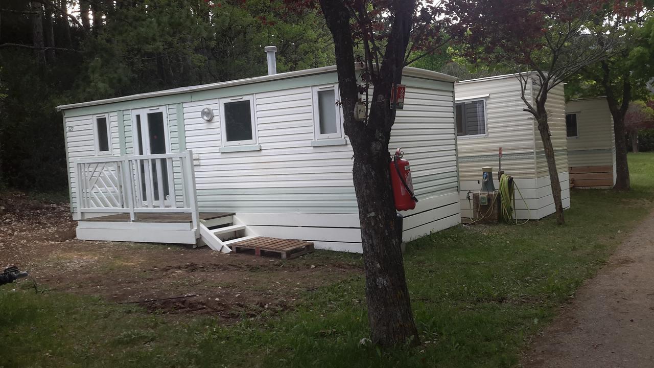 Camping Du Lac Saint-Julien-du-Verdon Ngoại thất bức ảnh