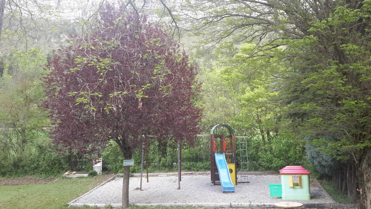 Camping Du Lac Saint-Julien-du-Verdon Ngoại thất bức ảnh